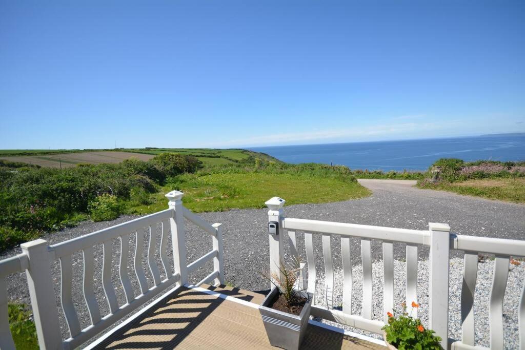 Bay View - Fantastic Views Of Whitsand Bay Torpoint Dış mekan fotoğraf